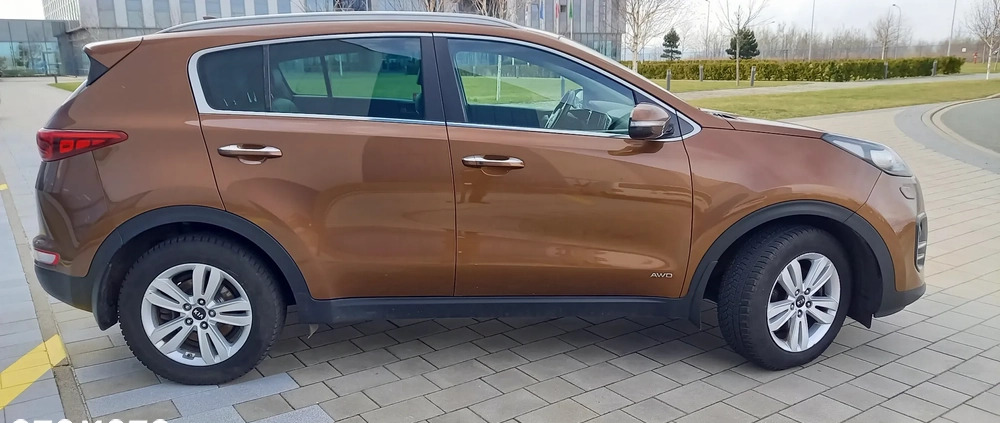 Kia Sportage cena 51000 przebieg: 365000, rok produkcji 2016 z Wałbrzych małe 79